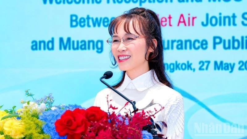 Madam Pang và Tiến sĩ Nguyễn Thị Phương Thảo đồng hành vì bóng đá và tình hữu nghị Việt Nam-Thái Lan Madam Pang và Tiến sĩ Nguyễn Thị Phương Thảo đồng hành vì bóng đá và tình hữu nghị Việt Nam-Thái Lan