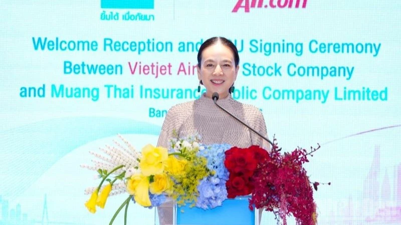 Madam Pang và Tiến sĩ Nguyễn Thị Phương Thảo đồng hành vì bóng đá và tình hữu nghị Việt Nam-Thái Lan Madam Pang và Tiến sĩ Nguyễn Thị Phương Thảo đồng hành vì bóng đá và tình hữu nghị Việt Nam-Thái Lan