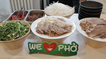Mang hương vị phở Việt Nam đến với bạn bè Đức
