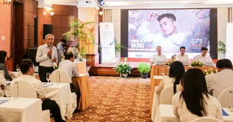 Mono đến Huế hát miễn phí phục vụ khán giả