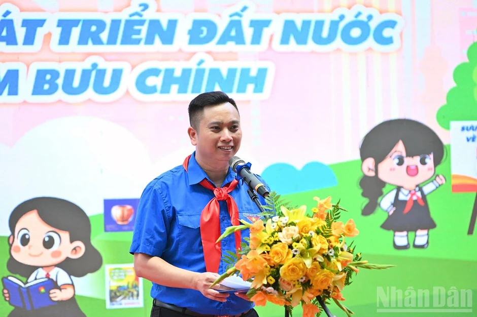 Một học sinh lớp 4 giành Giải Đặc biệt cuộc thi sưu tập tem về Đảng Cộng sản Việt Nam Một học sinh lớp 4 giành Giải Đặc biệt cuộc thi sưu tập tem về Đảng Cộng sản Việt Nam