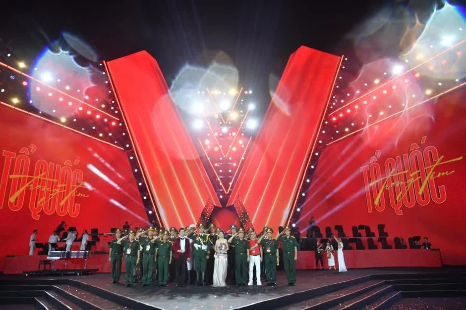 Nam MC áp lực khi dẫn concert quốc gia 40.000 người