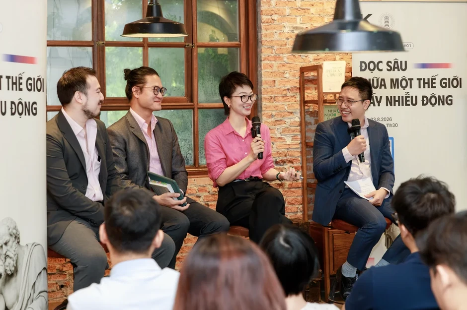 Nên đọc 'vô tri', đọc sâu, hay đọc cùng AI? Nên đọc 'vô tri', đọc sâu, hay đọc cùng AI?
