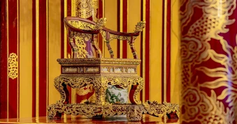 Ngai vua triều Nguyễn bị bẻ gãy đã được phục chế