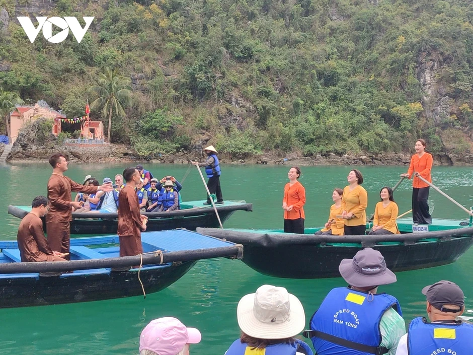 Ngân vang tiếng hát giao duyên giữa lòng di sản vịnh Hạ Long