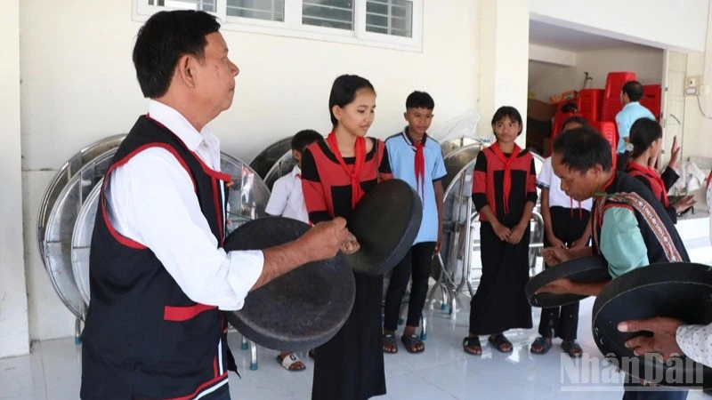 Ngân vang tiếng mã la trong trường học ở vùng cao Khánh Hòa Ngân vang tiếng mã la trong trường học ở vùng cao Khánh Hòa