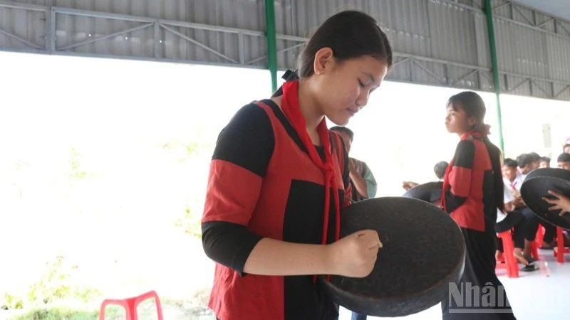 Ngân vang tiếng mã la trong trường học ở vùng cao Khánh Hòa Ngân vang tiếng mã la trong trường học ở vùng cao Khánh Hòa