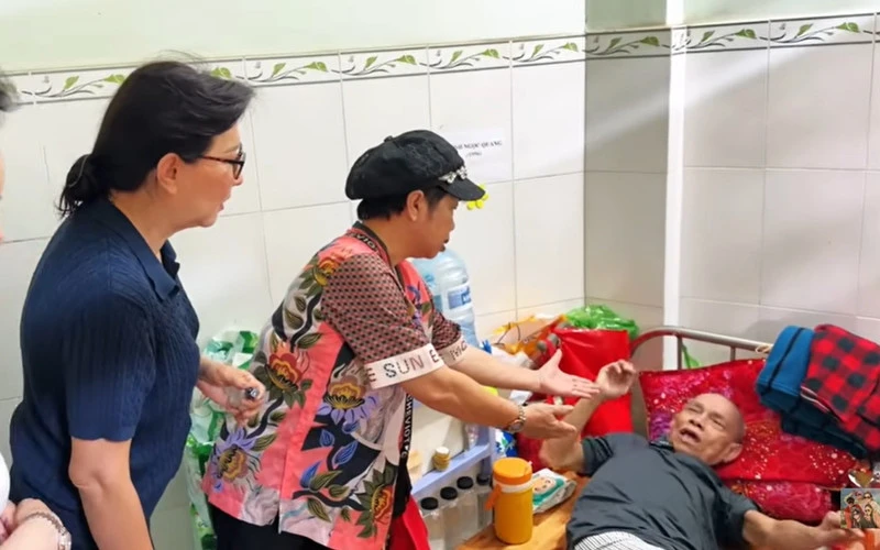 Nghệ sĩ hài Vũ Quang 70 tuổi không vợ con và bi kịch đáng thương cuối đời Nghệ sĩ hài Vũ Quang 70 tuổi không vợ con và bi kịch đáng thương cuối đời
