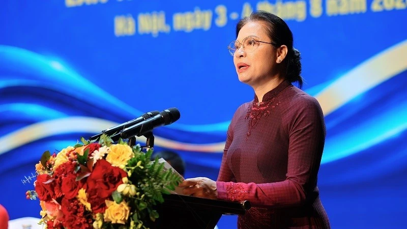 Nghệ sĩ Nhân dân Trịnh Thúy Mùi tái đắc cử Chủ tịch Hội Nghệ sĩ Sân khấu Việt Nam Nghệ sĩ Nhân dân Trịnh Thúy Mùi tái đắc cử Chủ tịch Hội Nghệ sĩ Sân khấu Việt Nam
