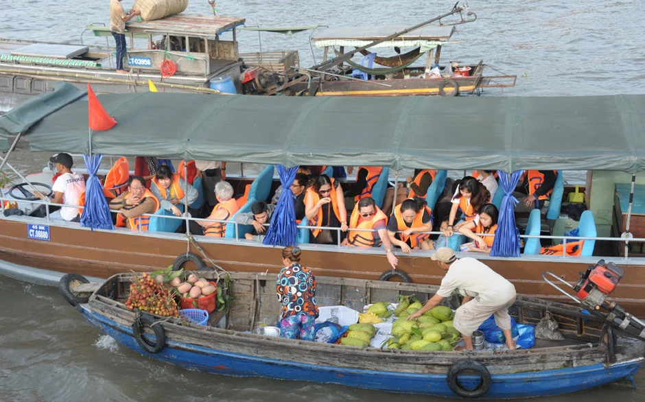 Nghĩa tình miền Tây: Những bài viết máu thịt với đồng bằng Nghĩa tình miền Tây: Những bài viết máu thịt với đồng bằng