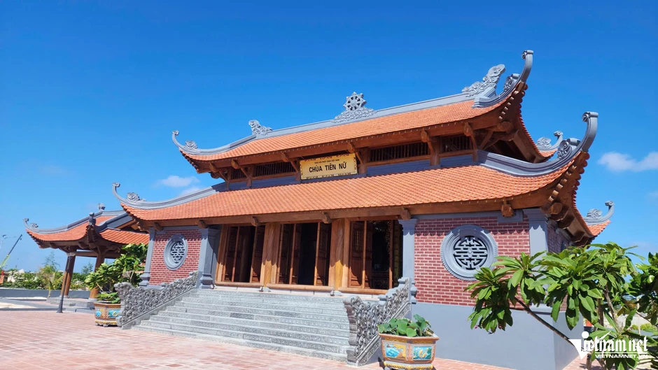 Ngôi chùa đặc biệt trên đảo Tiên Nữ, nơi đón ánh bình minh đầu tiên của Tổ quốc