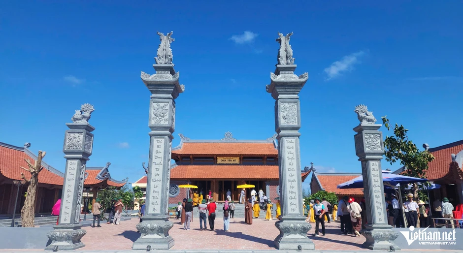 Ngôi chùa đặc biệt trên đảo Tiên Nữ, nơi đón ánh bình minh đầu tiên của Tổ quốc