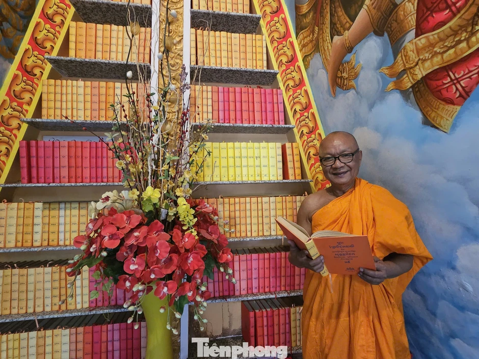 Ngôi chùa Khmer giữ hơn 4.000 quyển kinh lá buông cổ tại Cần Thơ