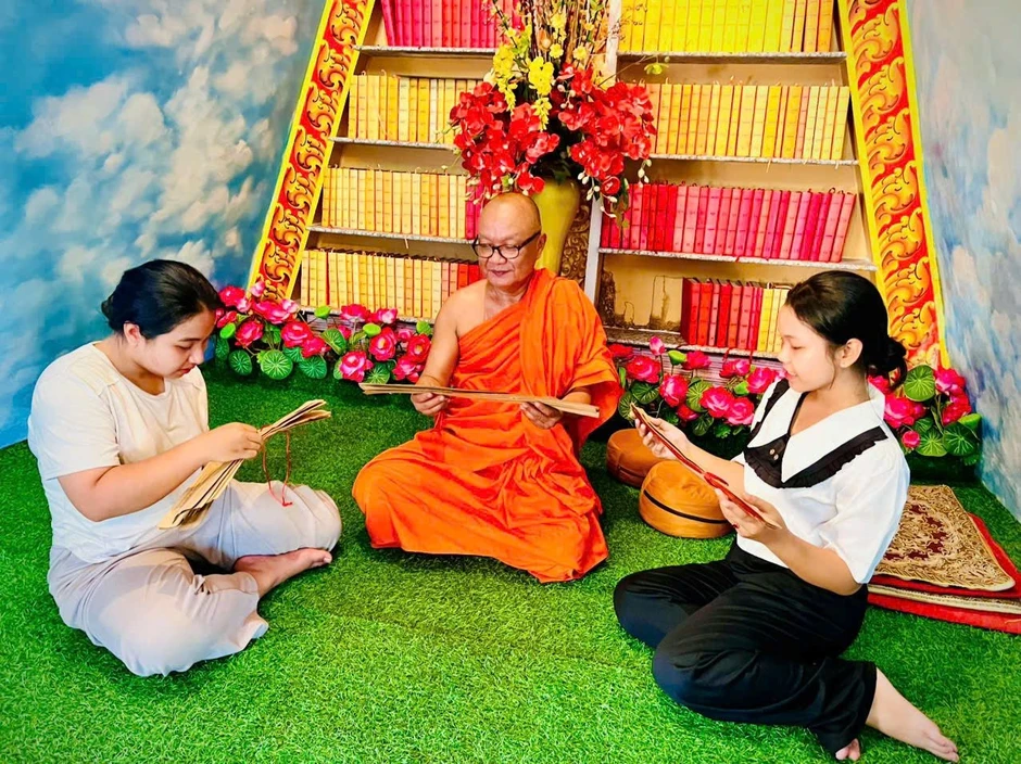 Ngôi chùa Khmer giữ hơn 4.000 quyển kinh lá buông cổ tại Cần Thơ