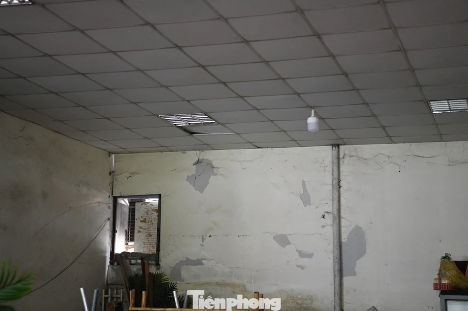 Ngự trên khu đất vàng, Nhà hát Kịch Việt Nam xập xệ, mưa dột tứ phía