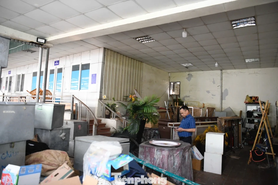 Ngự trên khu đất vàng, Nhà hát Kịch Việt Nam xập xệ, mưa dột tứ phía