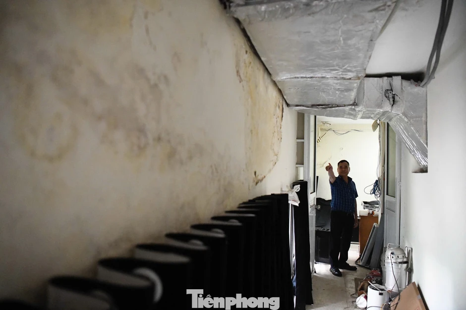 Ngự trên khu đất vàng, Nhà hát Kịch Việt Nam xập xệ, mưa dột tứ phía
