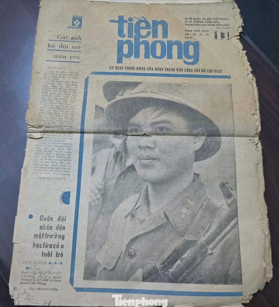 Người cựu binh trao gửi ký ức qua tờ Báo Tiền Phong xuất bản năm 1977 Người cựu binh trao gửi ký ức qua tờ Báo Tiền Phong xuất bản năm 1977