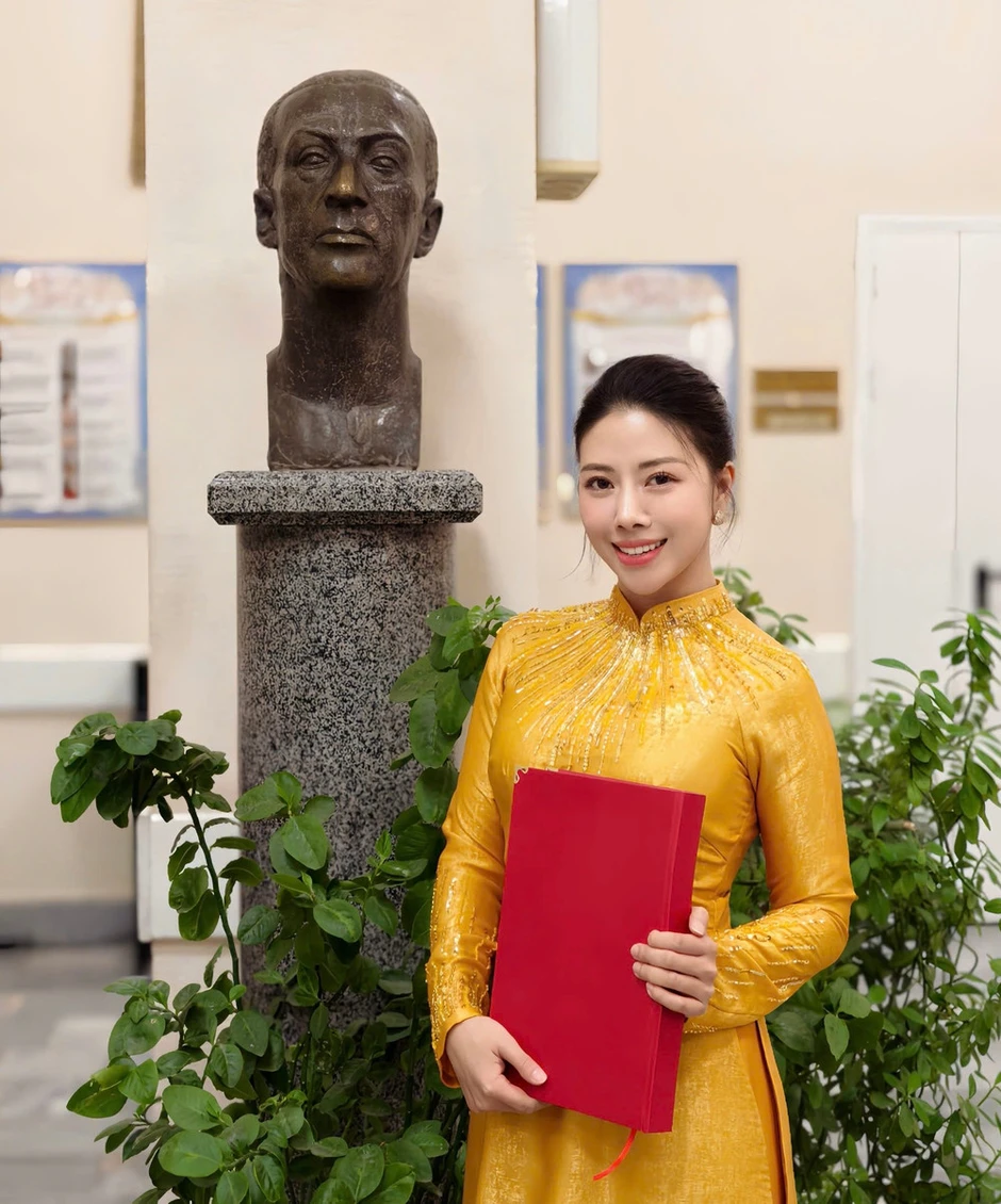 Nguyễn Bảo Yến: Từ Quán quân Sao Mai đến Tiến sĩ âm nhạc đầu tiên của Việt Nam ở nước ngoài Nguyễn Bảo Yến: Từ Quán quân Sao Mai đến Tiến sĩ âm nhạc đầu tiên của Việt Nam ở nước ngoài