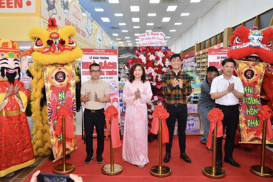 Nhà sách hiện đại 8 tỉ đồng lần đầu xuất hiện ở Lái Thiêu Nhà sách hiện đại 8 tỉ đồng lần đầu xuất hiện ở Lái Thiêu
