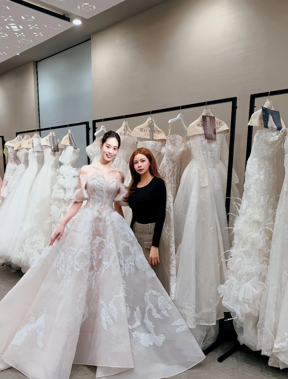 Nhà thiết kế nữ đưa thời trang Việt ra thế giới