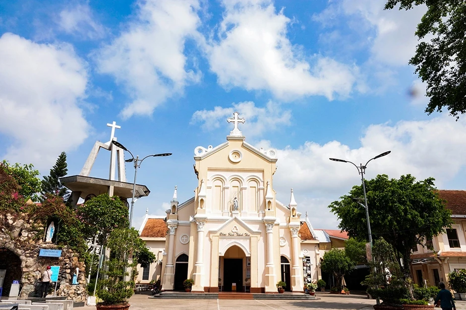 Nhà thờ Chánh tòa Cần Thơ - dấu ấn kiến trúc trăm năm giữa lòng Tây Đô