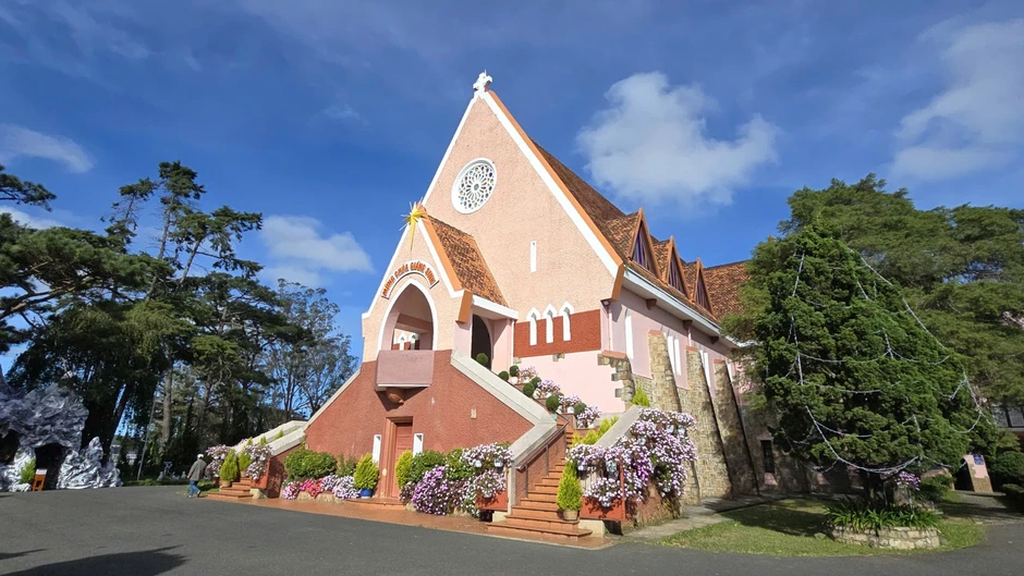 Nhà thờ Domaine de Marie - lãnh địa Đức Bà giữa lòng Đà Lạt