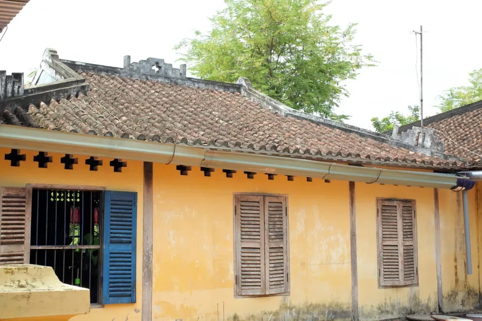 Nhà Trăm Cột - công trình giao thoa giữa kiến trúc Nam bộ và nhà rường Huế Nhà Trăm Cột - công trình giao thoa giữa kiến trúc Nam bộ và nhà rường Huế