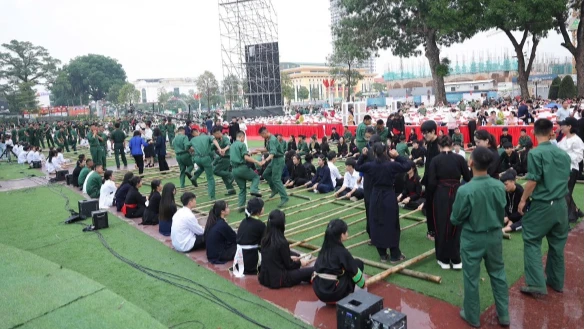 Nhảy sạp lập kỷ lục trong đêm khai mạc Mùa du lịch Thái Nguyên 2026 Nhảy sạp lập kỷ lục trong đêm khai mạc Mùa du lịch Thái Nguyên 2026