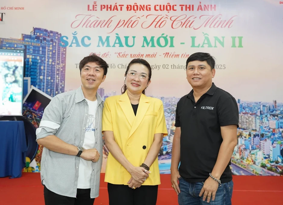 Nhiếp ảnh gia Nguyễn Tấn Tuấn: ‘Đằng sau mỗi bức ảnh là cả một câu chuyện' Nhiếp ảnh gia Nguyễn Tấn Tuấn: ‘Đằng sau mỗi bức ảnh là cả một câu chuyện'