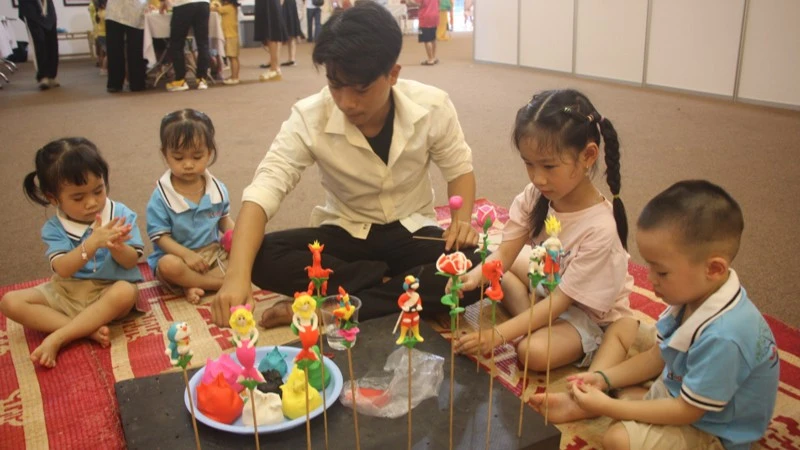 Nhiều hoạt động hấp dẫn tại Ngày hội Thế giới tuổi thơ 2026 Nhiều hoạt động hấp dẫn tại Ngày hội Thế giới tuổi thơ 2026