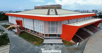 Nhìn gần quảng trường văn hóa, thể thao gần 200 tỷ đồng sắp bàn giao