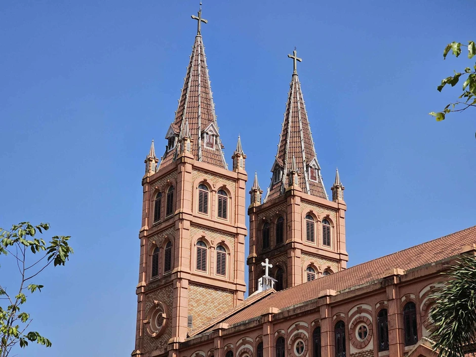 Những nhà thờ độc đáo: Nhà thờ Buôn Hồ - kiệt tác Gothic giữa Tây nguyên Những nhà thờ độc đáo: Nhà thờ Buôn Hồ - kiệt tác Gothic giữa Tây nguyên