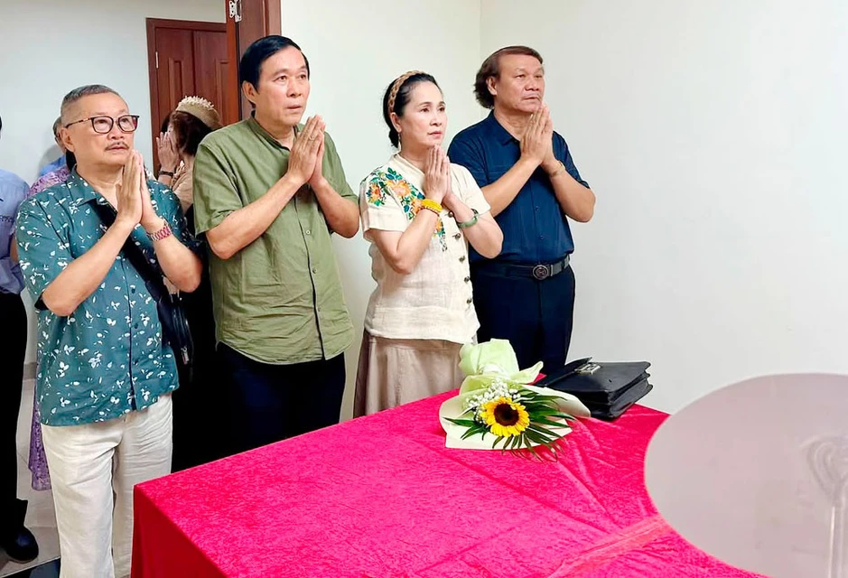 NSND Hương Dung và NSND Tâm Chính vui mừng ngày hội ngộ NSND Hương Dung và NSND Tâm Chính vui mừng ngày hội ngộ
