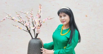 NSND Thanh Ngoan, NSƯT Việt Hoàn hát ở lễ hội đền Trần Thương
