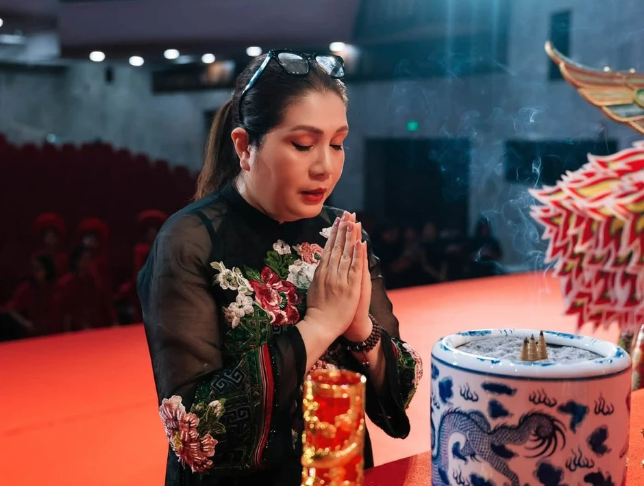 NSND Xuân Bắc, Tự Long và hàng nghìn nghệ sĩ dâng hương Tổ nghề sân khấu
