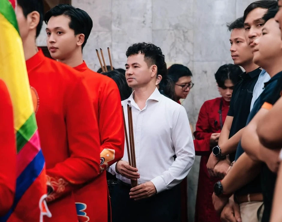 NSND Xuân Bắc, Tự Long và hàng nghìn nghệ sĩ dâng hương Tổ nghề sân khấu