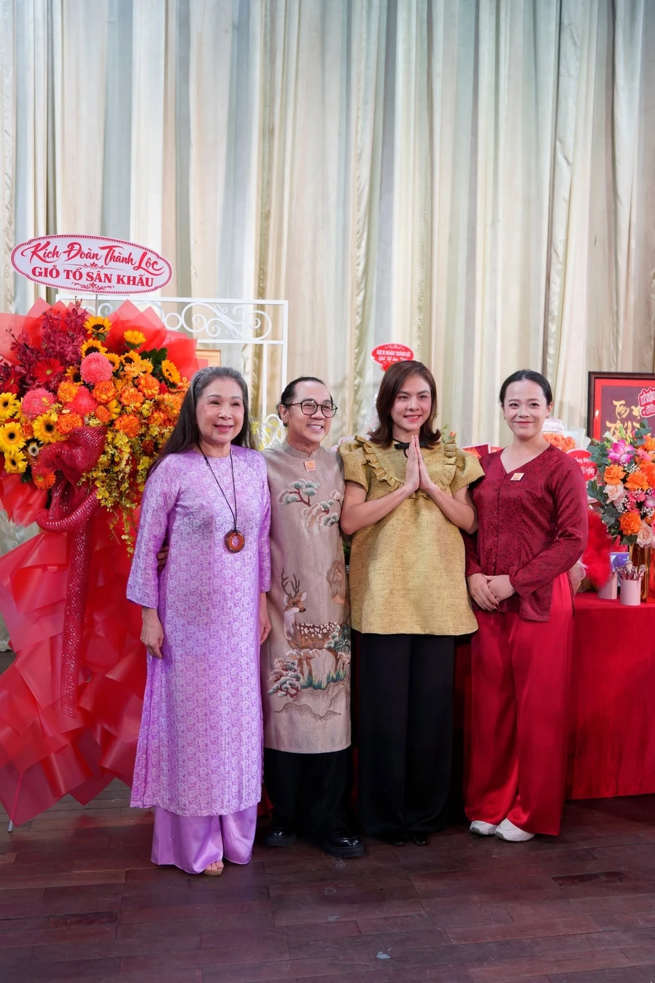 NSND Xuân Bắc, Tự Long và hàng nghìn nghệ sĩ dâng hương Tổ nghề sân khấu