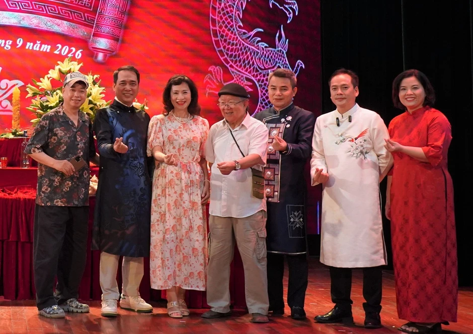 NSND Xuân Bắc, Tự Long và hàng nghìn nghệ sĩ dâng hương Tổ nghề sân khấu