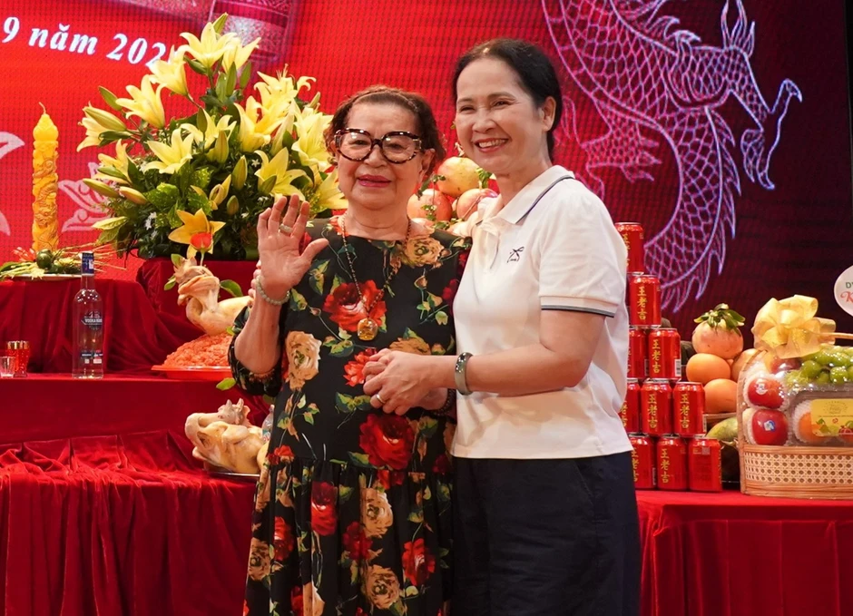 NSND Xuân Bắc, Tự Long và hàng nghìn nghệ sĩ dâng hương Tổ nghề sân khấu