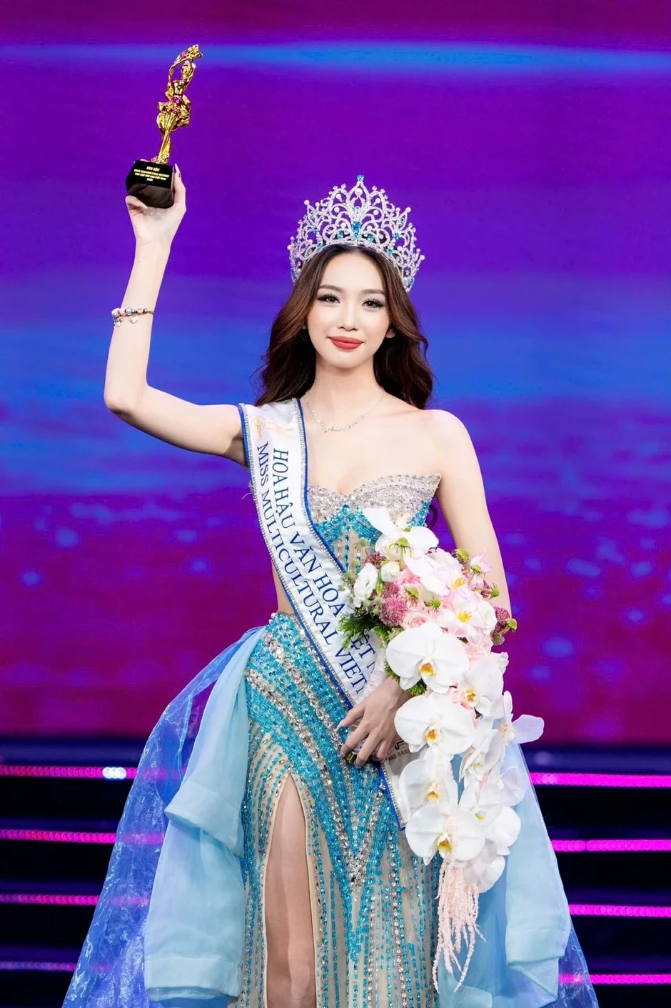 Nữ sinh 18 tuổi đăng quang Hoa hậu Văn hóa Việt Nam 2026 Nữ sinh 18 tuổi đăng quang Hoa hậu Văn hóa Việt Nam 2026