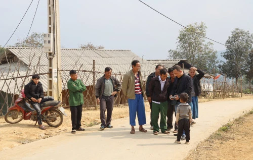 Ở đâu có Nhân dân… Ở đâu có Nhân dân…