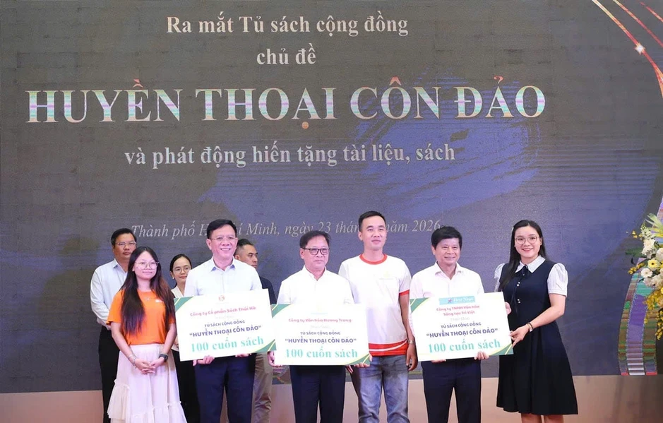 Phát động đợt hiến tặng tài liệu, sách và ra mắt tủ sách 'Huyền thoại Côn Đảo' Phát động đợt hiến tặng tài liệu, sách và ra mắt tủ sách 'Huyền thoại Côn Đảo'