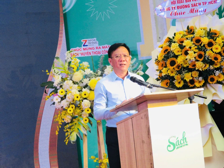 Phát động đợt hiến tặng tài liệu, sách và ra mắt tủ sách 'Huyền thoại Côn Đảo' Phát động đợt hiến tặng tài liệu, sách và ra mắt tủ sách 'Huyền thoại Côn Đảo'