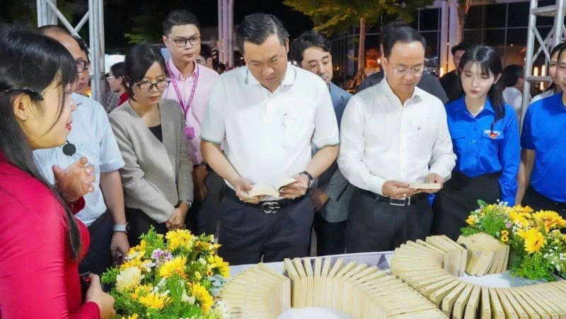 Phát động hưởng ứng Hội sách Thiếu nhi Thành phố Hồ Chí Minh Phát động hưởng ứng Hội sách Thiếu nhi Thành phố Hồ Chí Minh