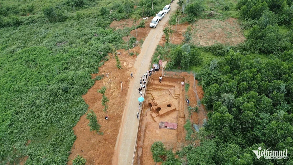 Phát hiện mộ gạch cổ 1.500 năm tuổi chưa từng bị xâm phạm tại Nghệ An Phát hiện mộ gạch cổ 1.500 năm tuổi chưa từng bị xâm phạm tại Nghệ An