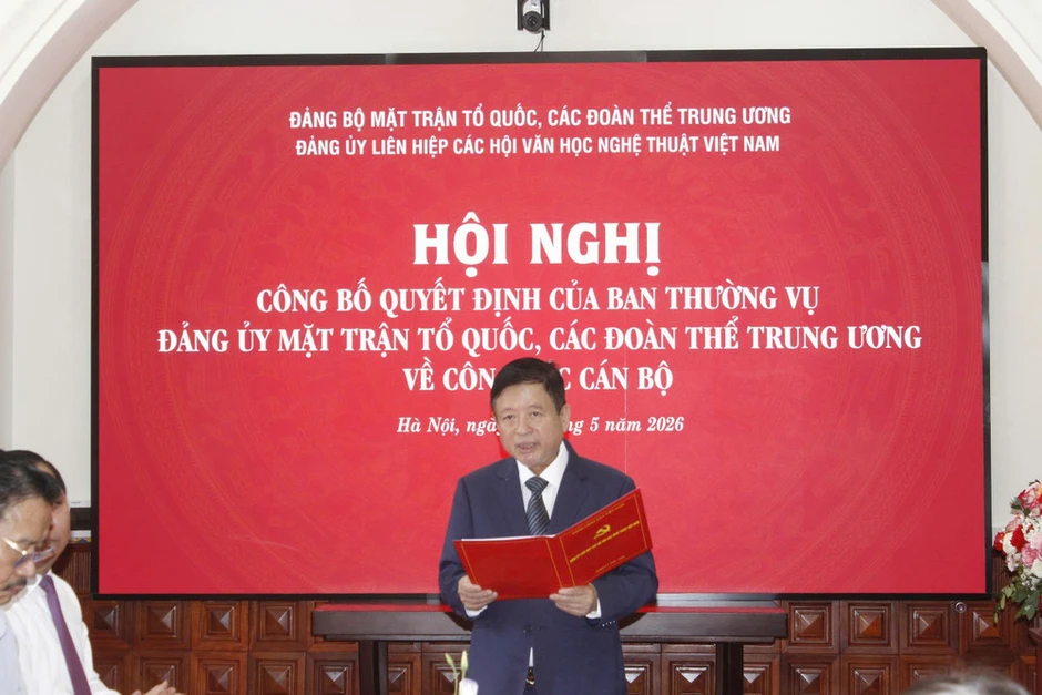 Phó Giáo sư, Tiến sĩ, nhạc sĩ Đỗ Hồng Quân giữ chức Bí thư Đảng ủy Liên hiệp các Hội Văn học nghệ thuật Việt Nam Phó Giáo sư, Tiến sĩ, nhạc sĩ Đỗ Hồng Quân giữ chức Bí thư Đảng ủy Liên hiệp các Hội Văn học nghệ thuật Việt Nam