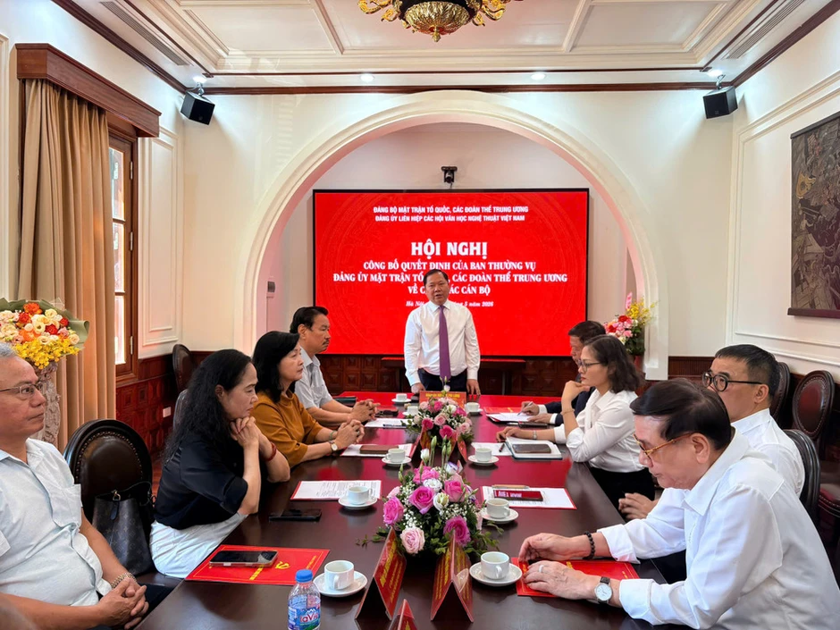 Phó Giáo sư, Tiến sĩ, nhạc sĩ Đỗ Hồng Quân giữ chức Bí thư Đảng ủy Liên hiệp các Hội Văn học nghệ thuật Việt Nam Phó Giáo sư, Tiến sĩ, nhạc sĩ Đỗ Hồng Quân giữ chức Bí thư Đảng ủy Liên hiệp các Hội Văn học nghệ thuật Việt Nam