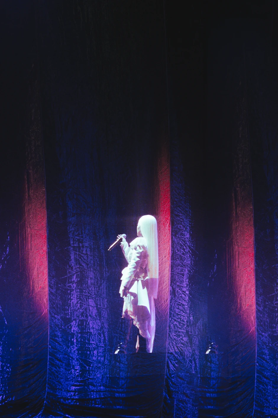 Phùng Khánh Linh từng ăn bánh tráng sống qua ngày, bán hàng online để làm nhạc Phùng Khánh Linh từng ăn bánh tráng sống qua ngày, bán hàng online để làm nhạc