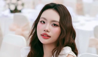 Phương Mỹ Chi hoãn lịch gấp